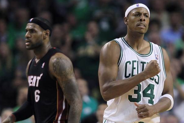 皮爾斯和詹姆斯有什么恩怨情仇?