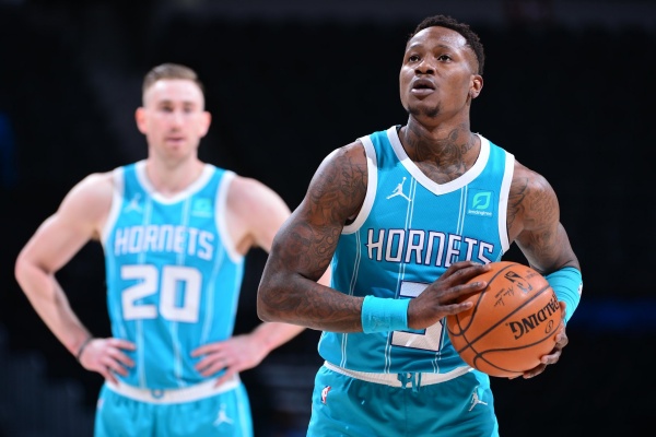 絕境逢生！猛龍客場1分險勝黃蜂豪取5連勝，巴恩斯28+9+7統治攻防